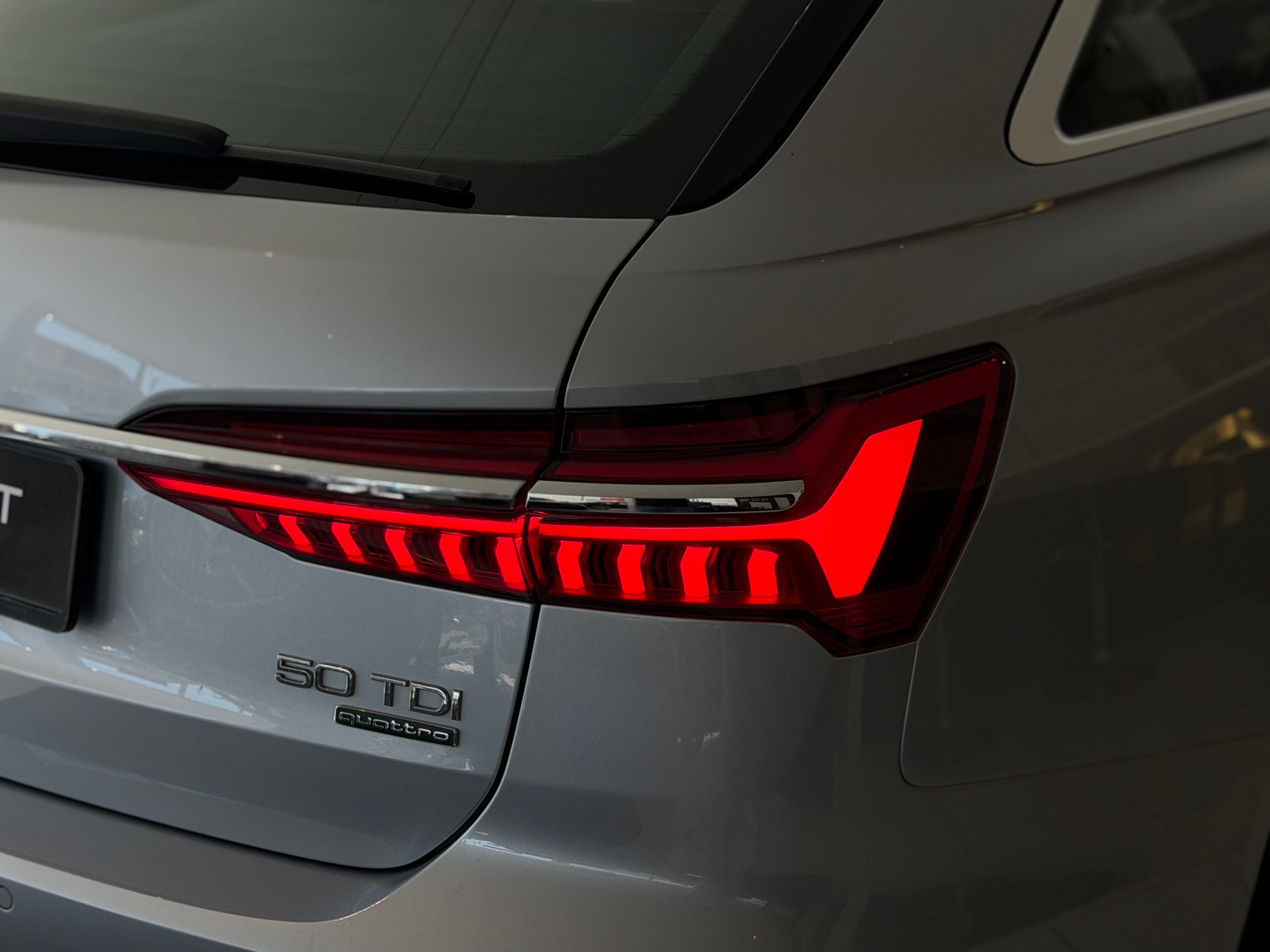 AUDI A6 Avant 50 TDI Sport quattro tiptronic **AHK**Frisch ab MFK & Service**-image-26
