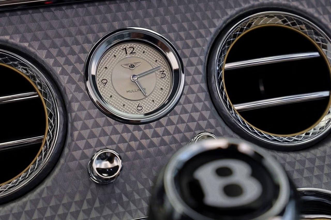 BENTLEY Continental GTC 4.0 V8 Mulliner-image-13