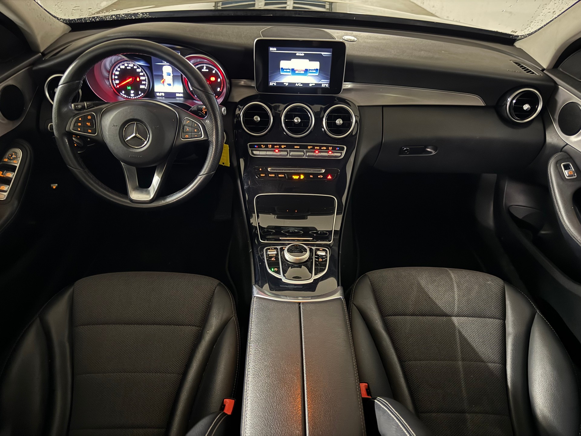 MERCEDES-BENZ C 220 d 4Matic 9G-Tronic CH-Fahrzeug-image-9