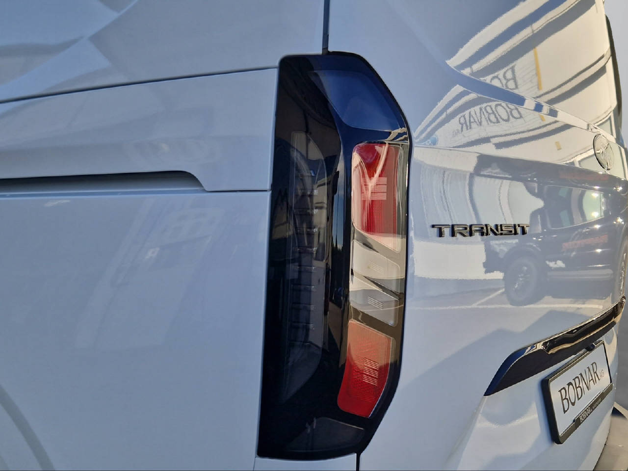 FORD Transit Custom Van 320 L1 2.0 EcoBlue 170 Trend 4x4-image-8