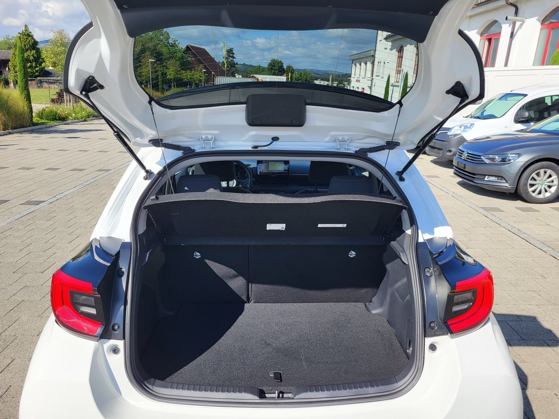 TOYOTA Yaris 1.5 Trend-image-13
