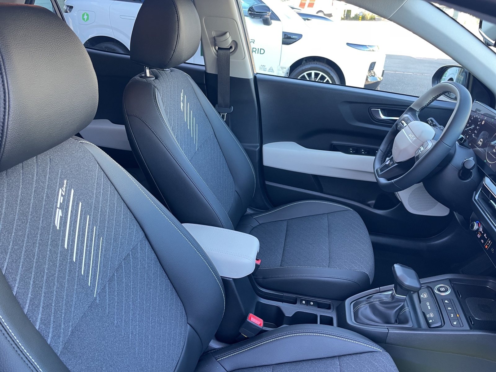 KIA Stonic 1.0 T-GDI GT-Line-image-10