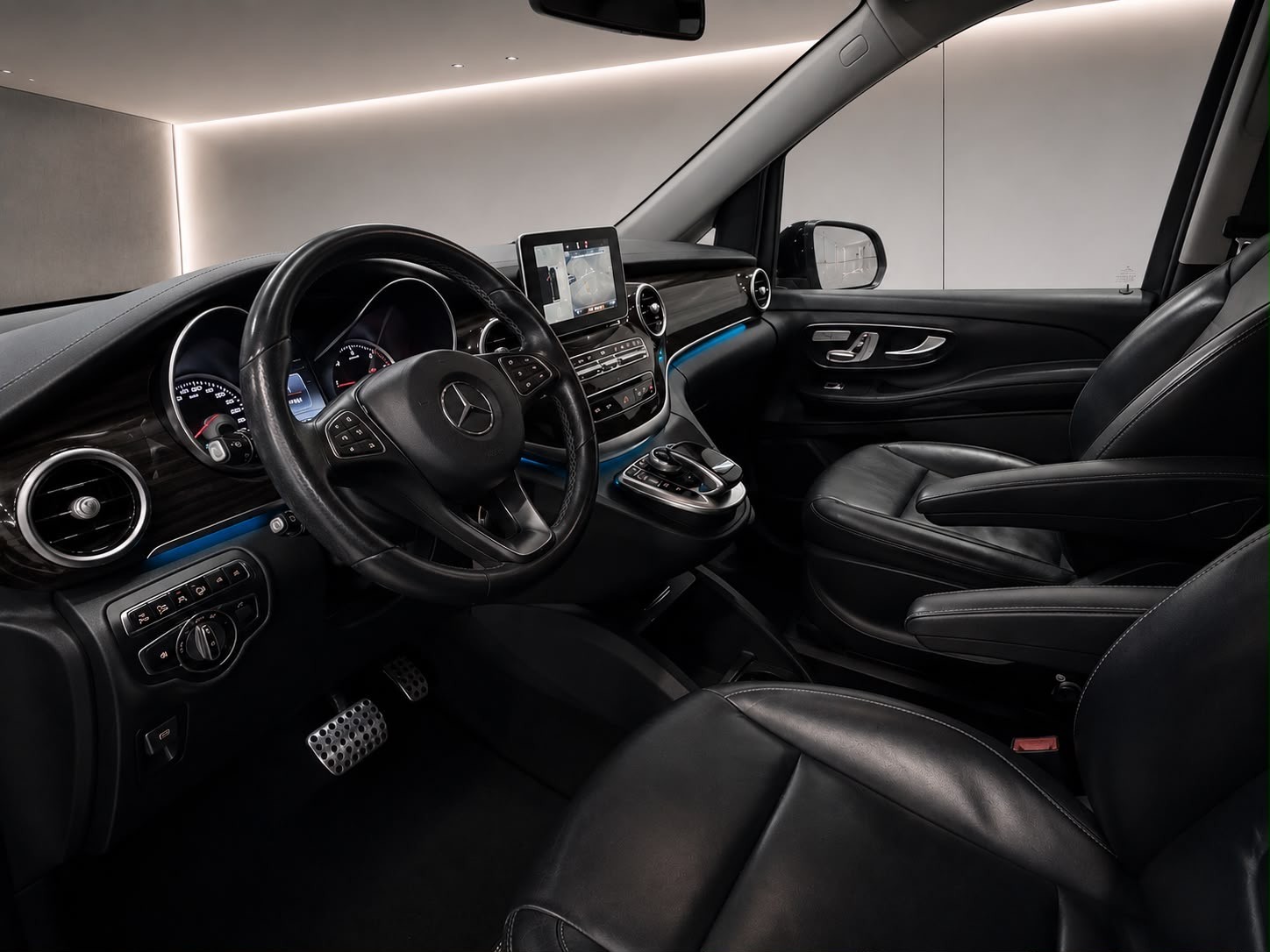 MERCEDES-BENZ V 250 d Avantgarde kompakt 4Matic 7G-Tronic-image-9