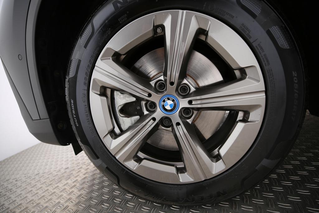 BMW X1 30e xDrive-image-9