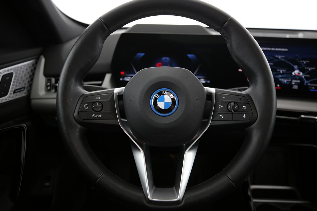 BMW X1 30e xDrive-image-6