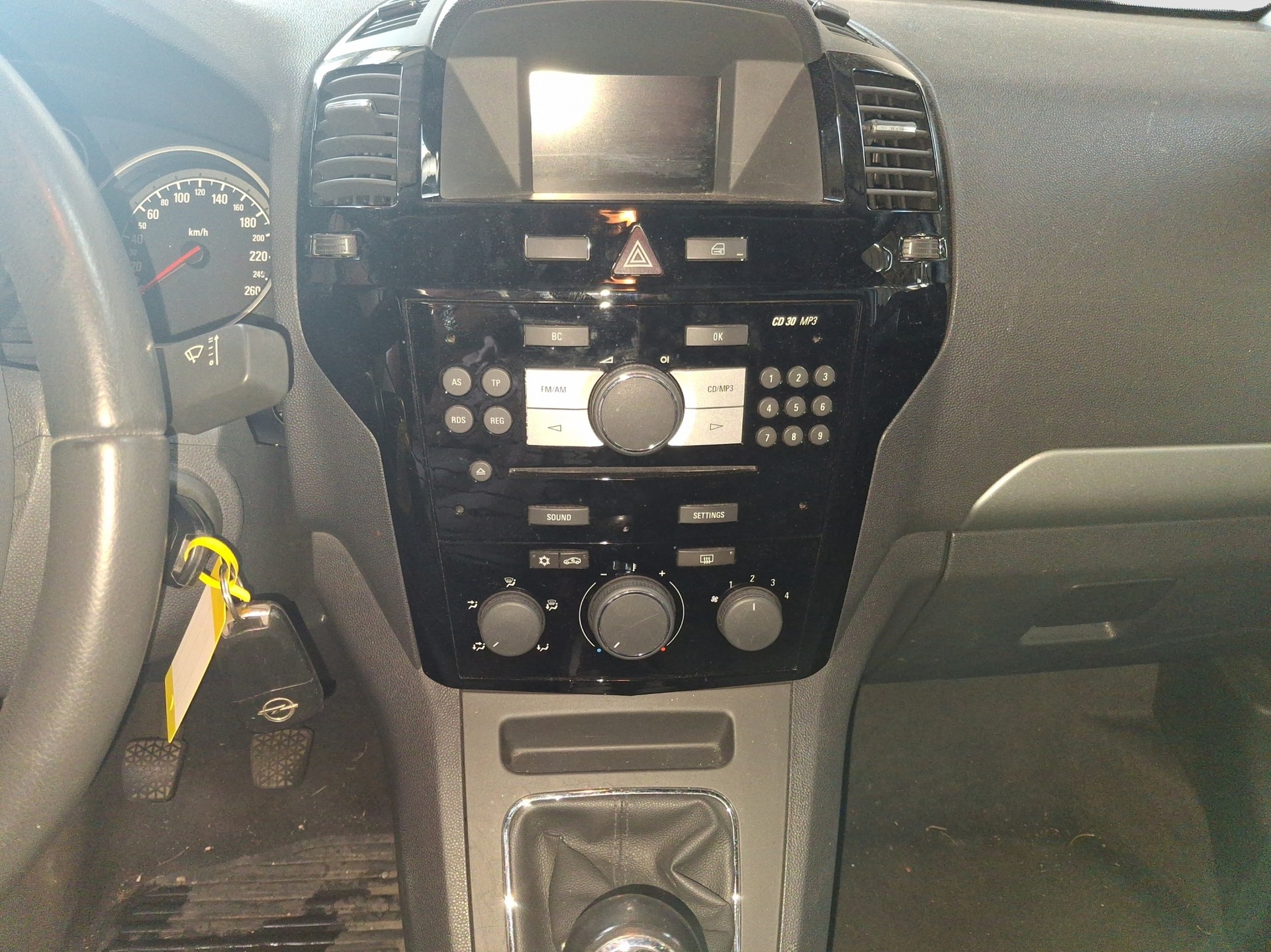 OPEL Zafira 2.2i 16V Cosmo Automatic-image-9