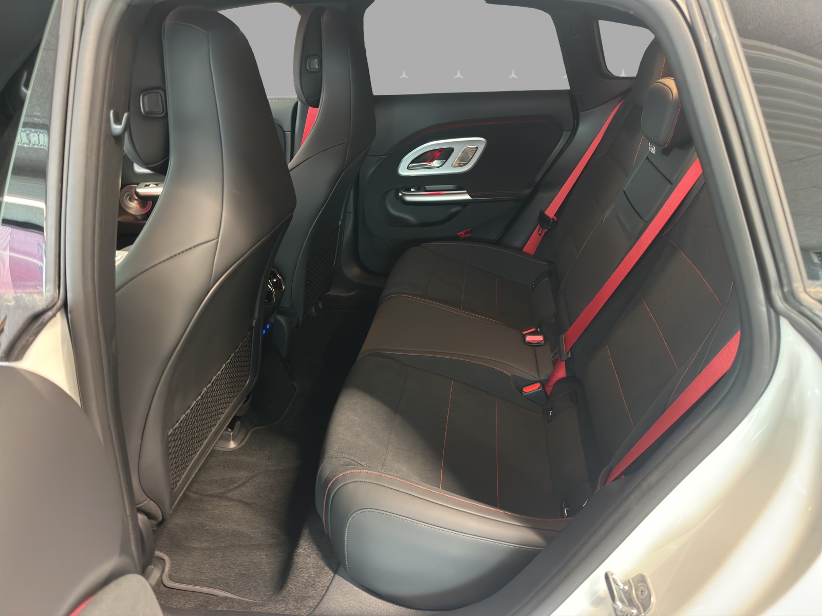 MERCEDES-BENZ CLA Shooting Brake 350 4Matic 85 kWh EQ-image-13