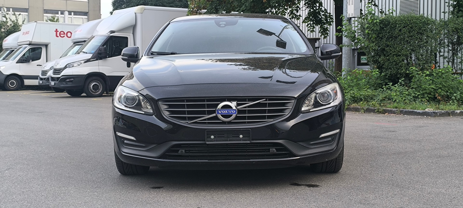 VOLVO V60 D3 Kinetic Geartronic-image-0