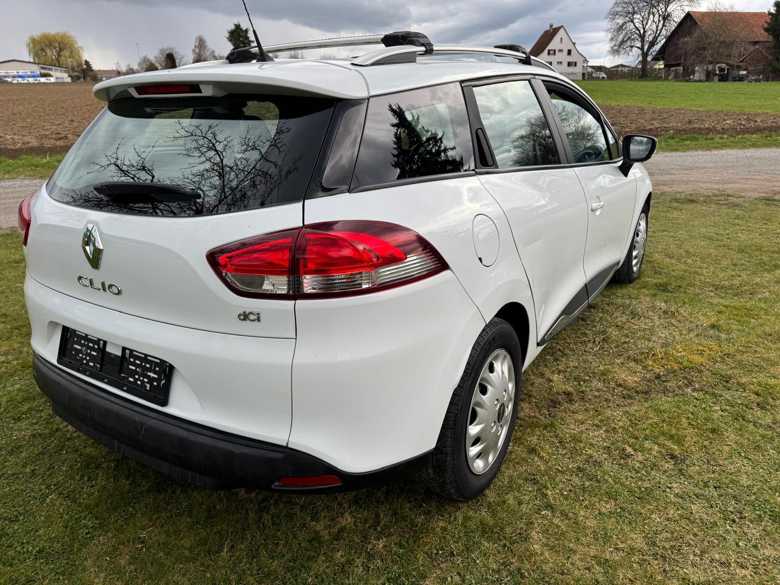 RENAULT Clio 1.5 dCi Expression-image-8
