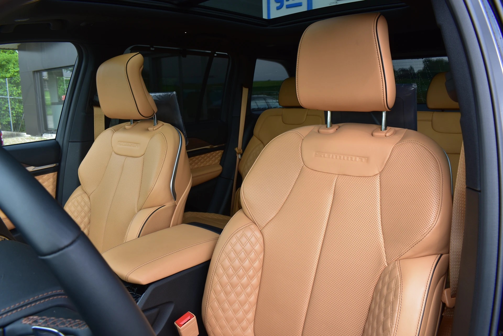 JEEP Grand Cherokee Summit 5.7 Hemi AWD-image-12
