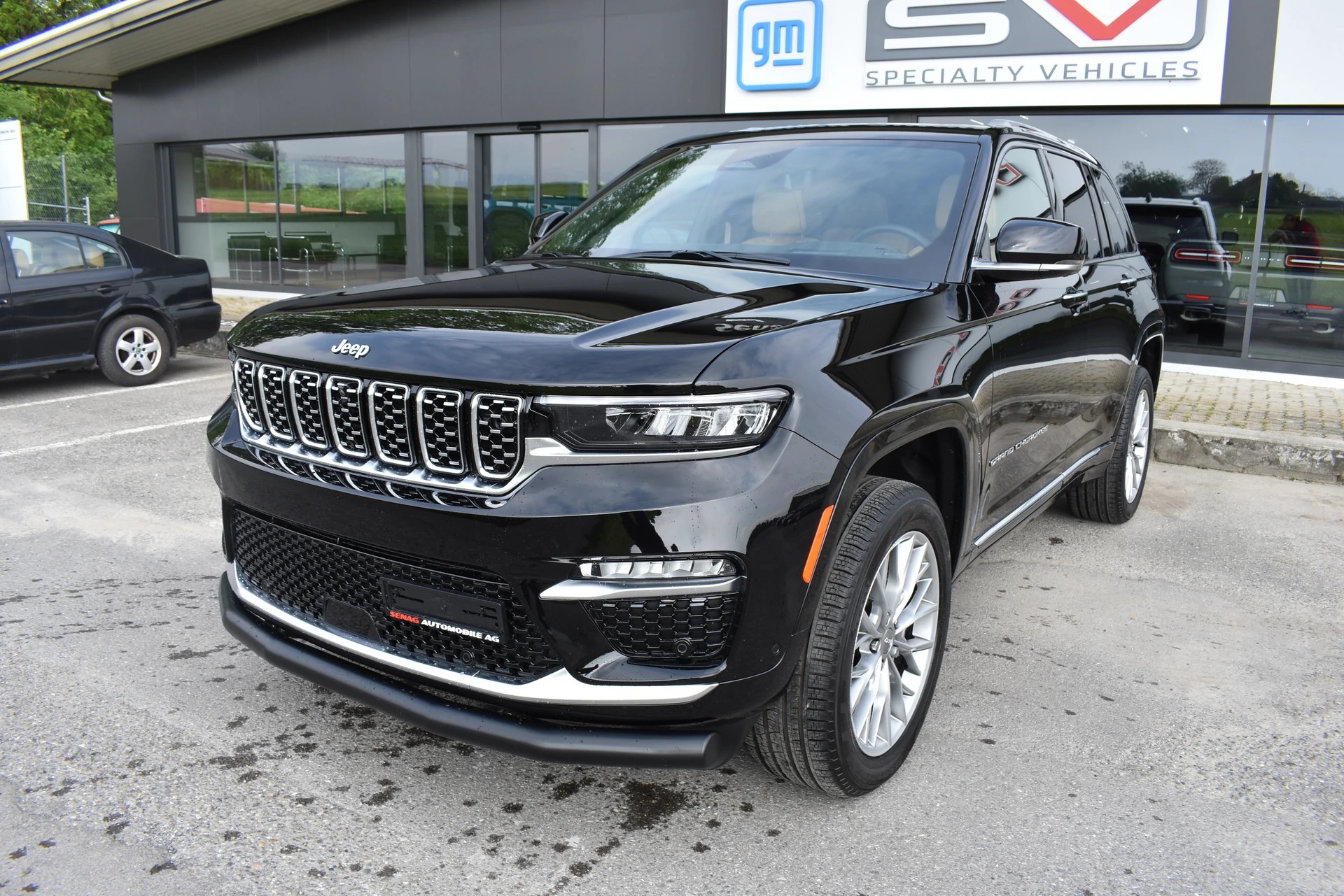 JEEP Grand Cherokee Summit 5.7 Hemi AWD-image-1
