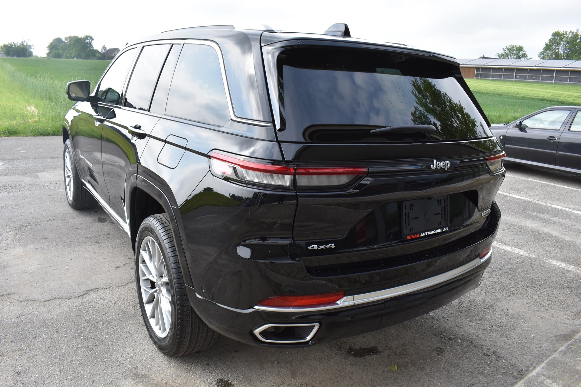JEEP Grand Cherokee Summit 5.7 Hemi AWD-image-8