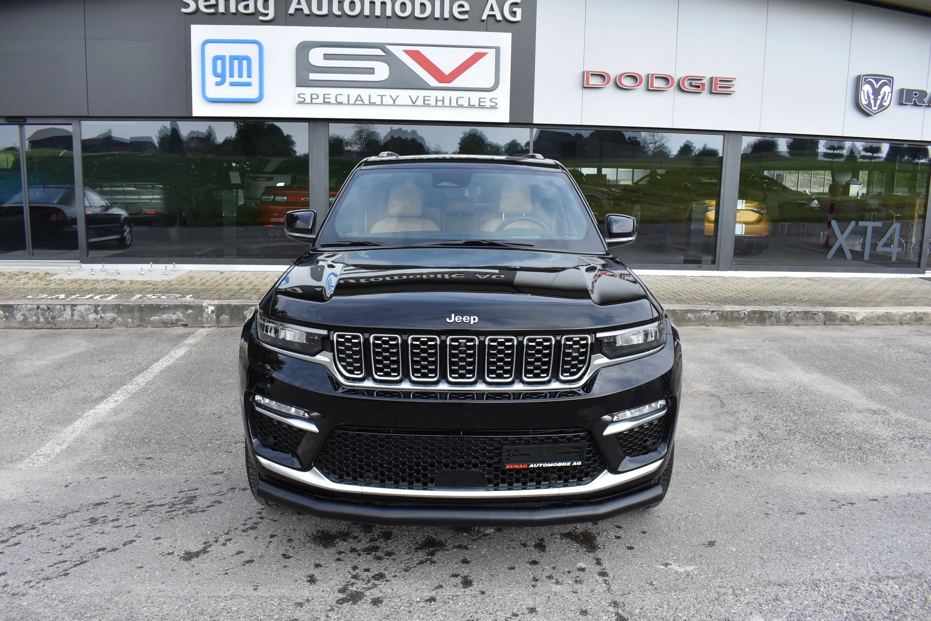 JEEP Grand Cherokee Summit 5.7 Hemi AWD-image-0