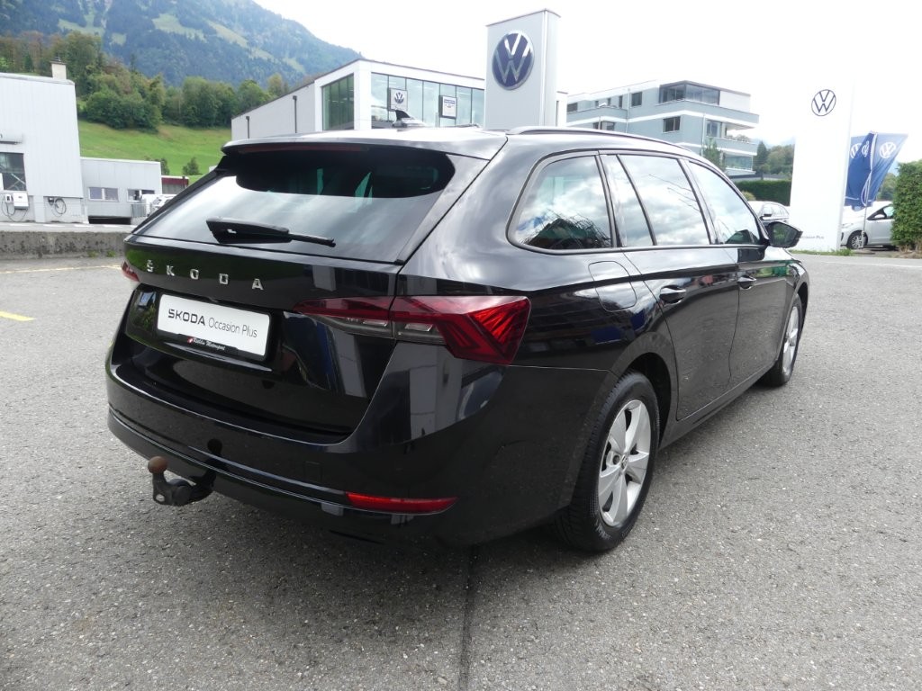 SKODA Octavia Combi 2.0 TDI DSG Ambition 4x4-showroom-element-3