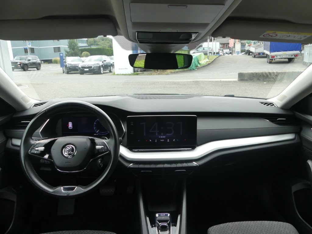 SKODA Octavia Combi 2.0 TDI DSG Ambition 4x4-image-7