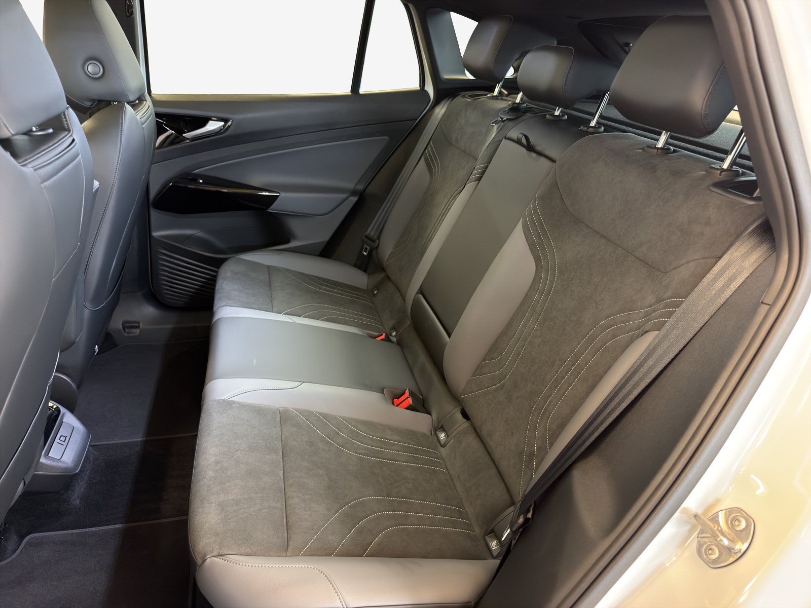 VW ID.4 Pro 77 kWh 4 Motion-image-11