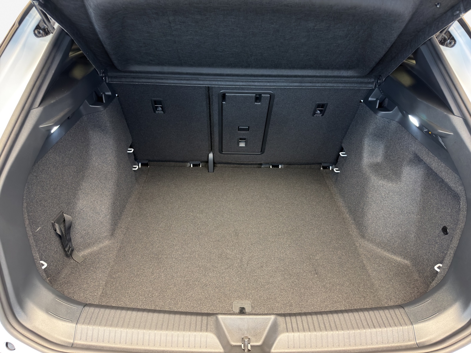 VW ID.4 Pro 77 kWh 4 Motion-image-12
