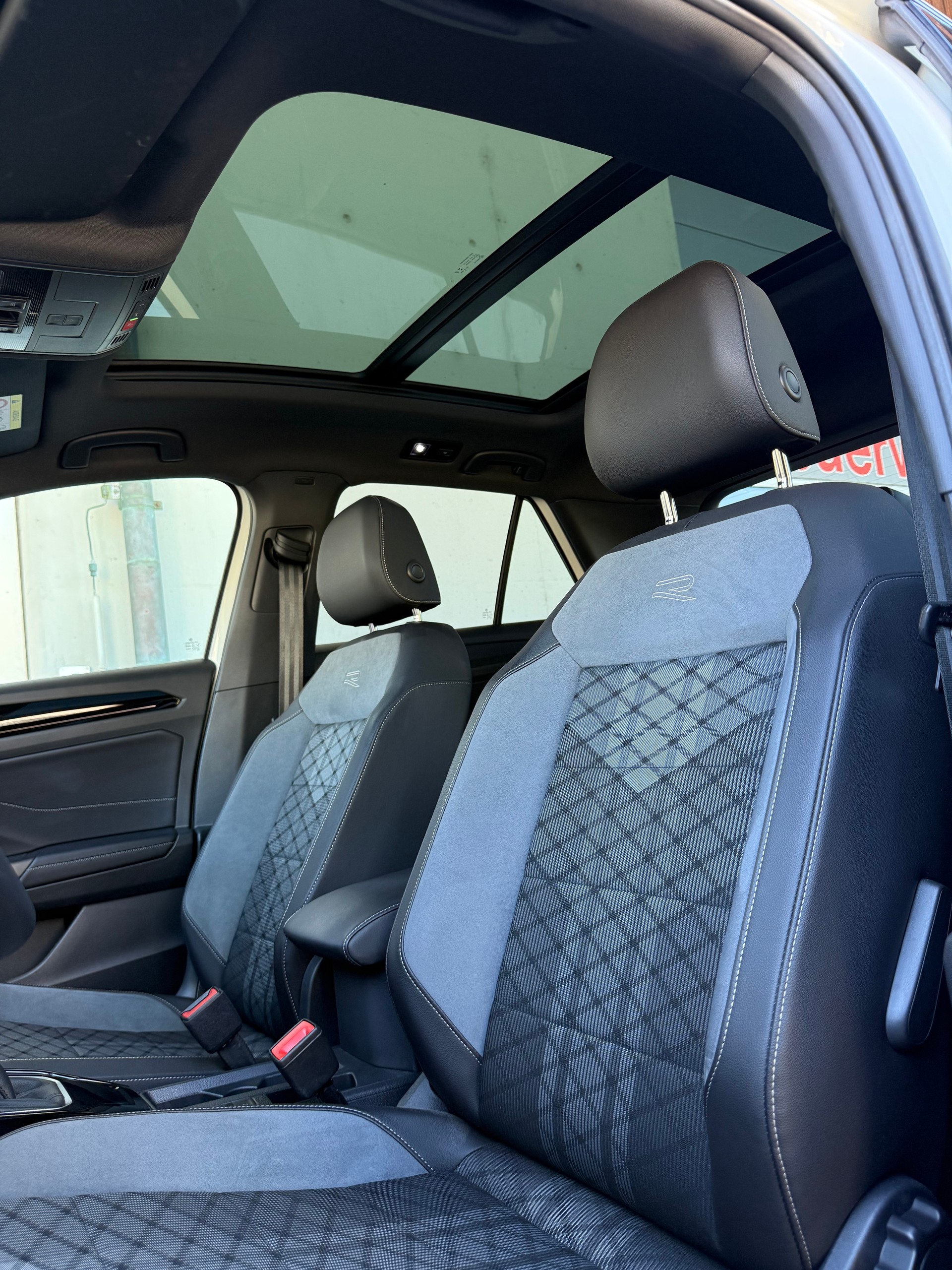 VW T-Roc 2.0 TDI SCR R-Line DSG-image-13
