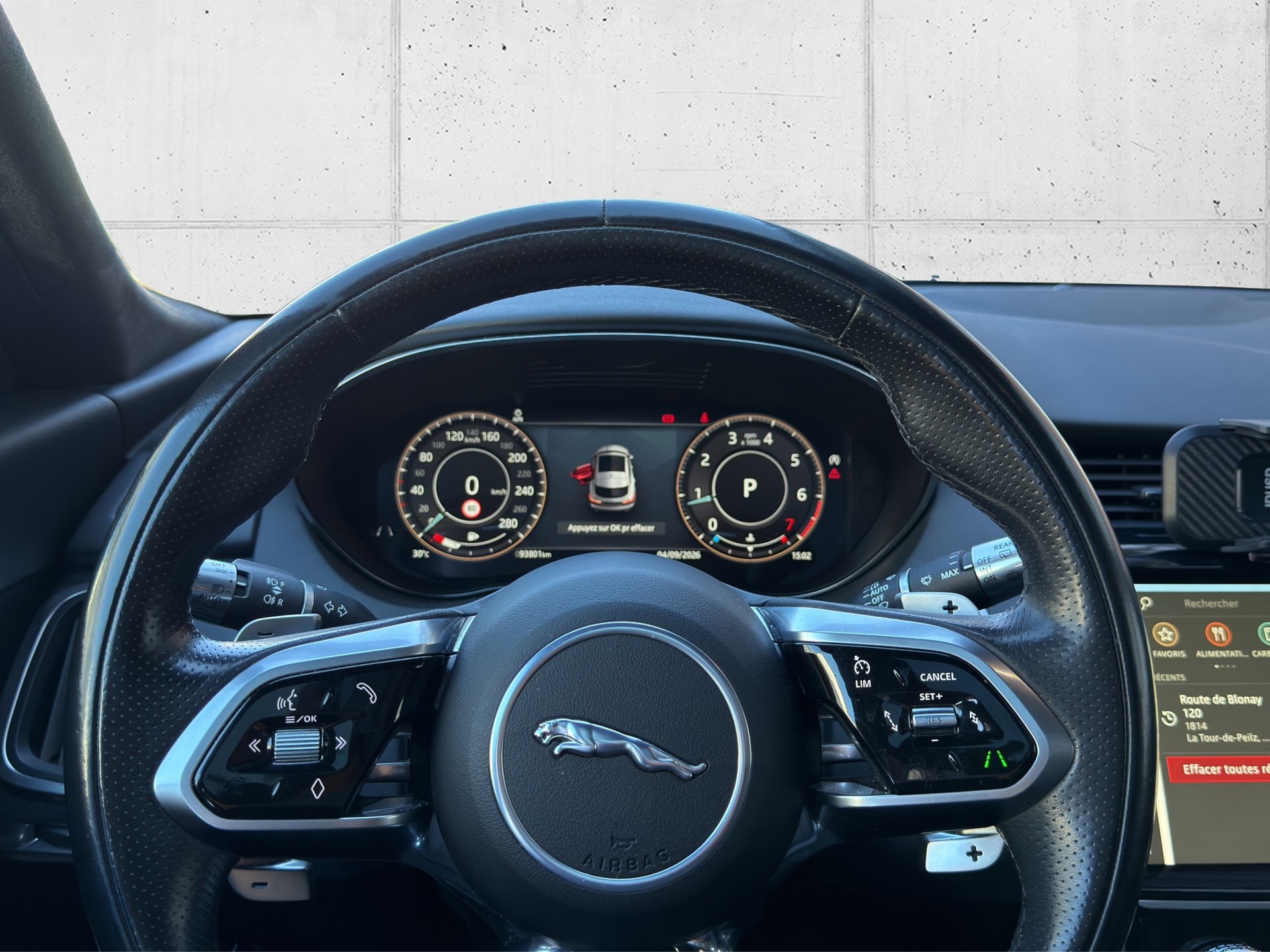 JAGUAR E-Pace 2.0 P250 R-Dynamic AWD-image-15