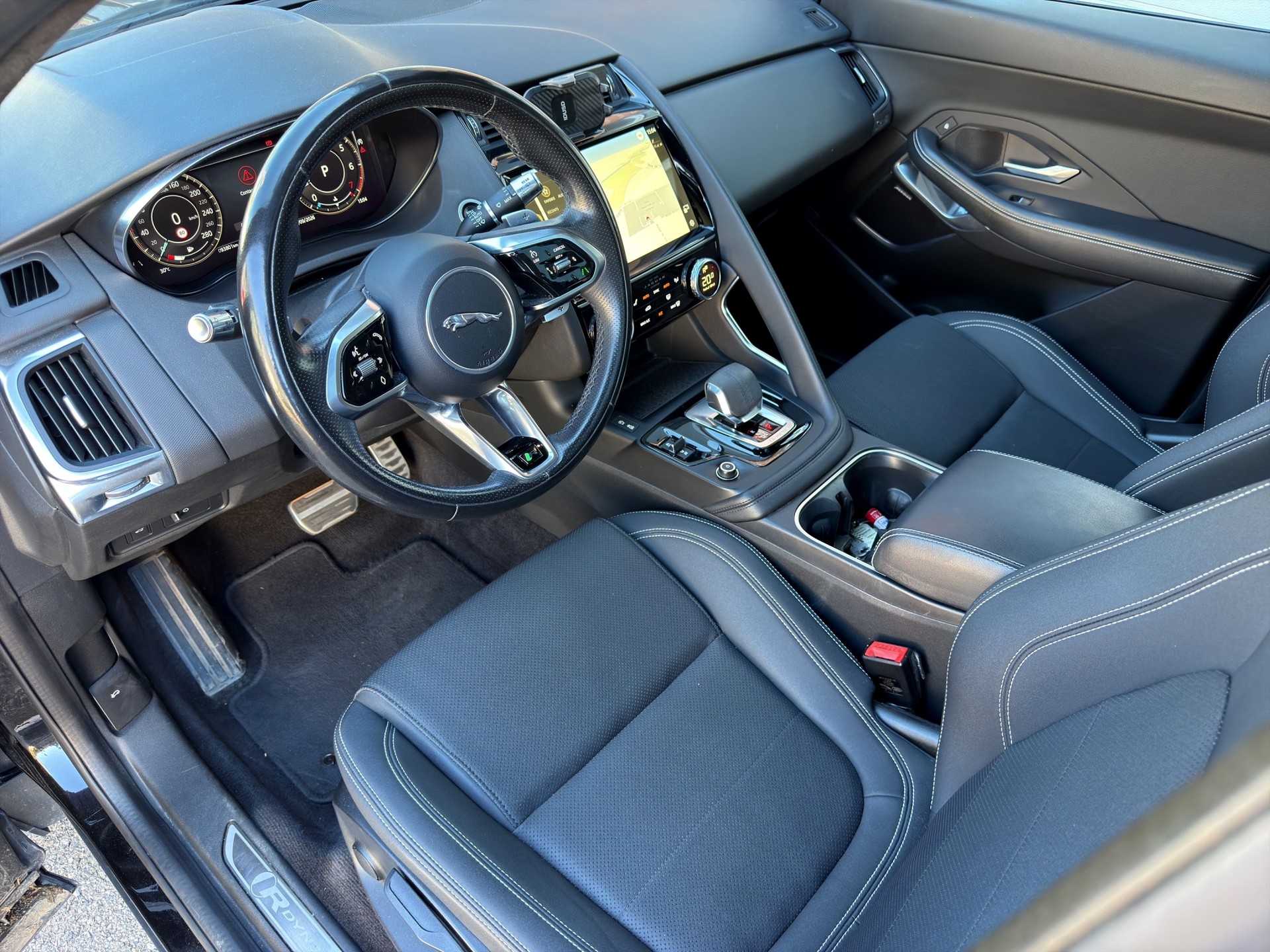 JAGUAR E-Pace 2.0 P250 R-Dynamic AWD-image-11