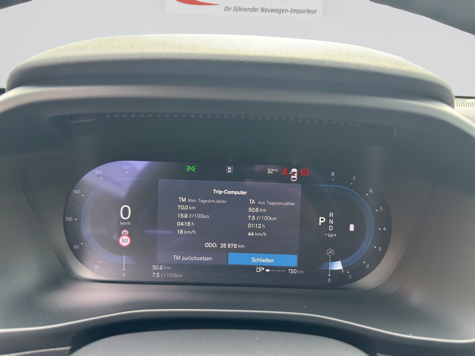 VOLVO XC40 B3 Benzin Mild Hybrid Plus Dark DCT-image-9