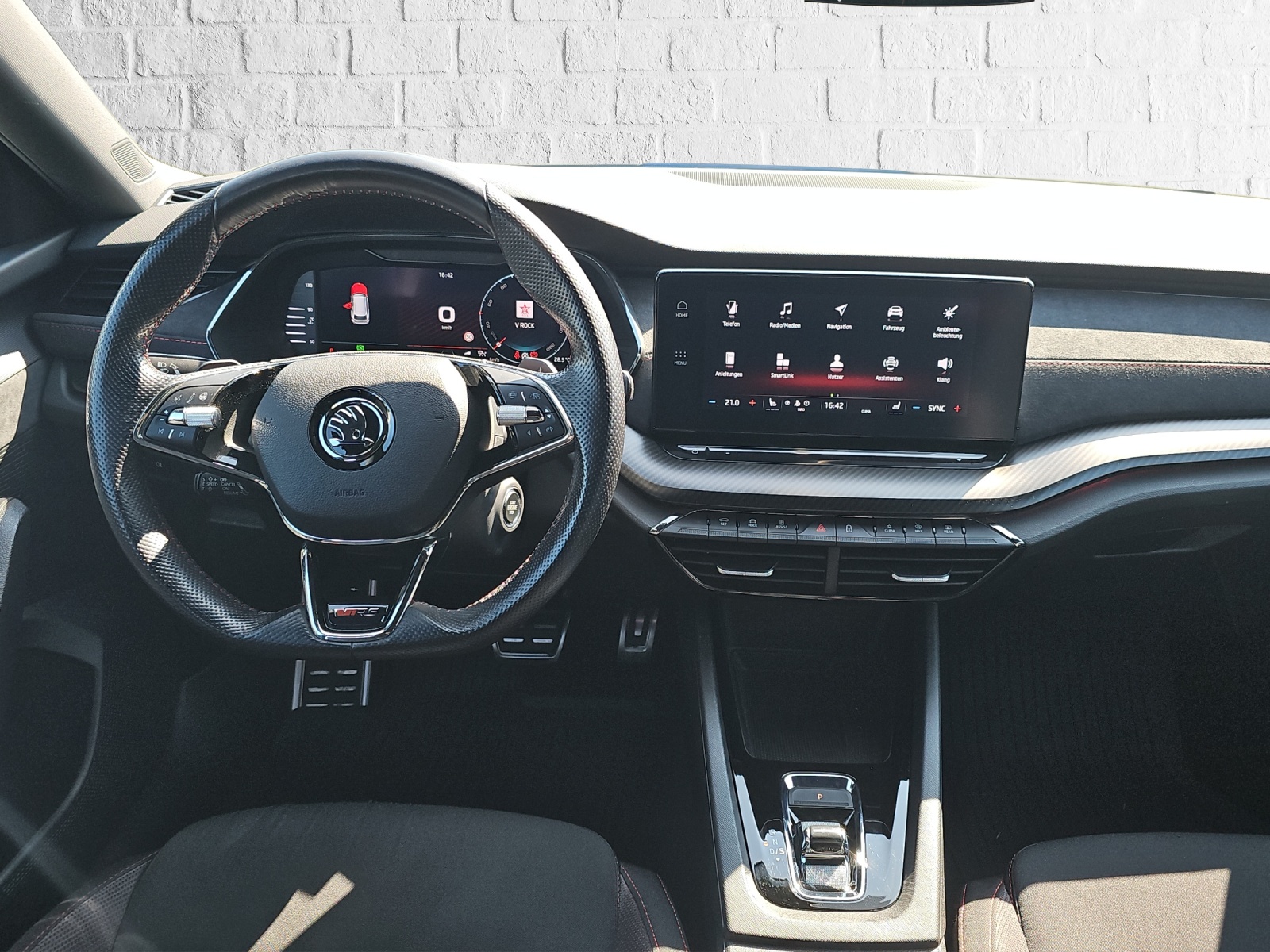 SKODA Octavia Combi 2.0 TSI RS DSG-image-4