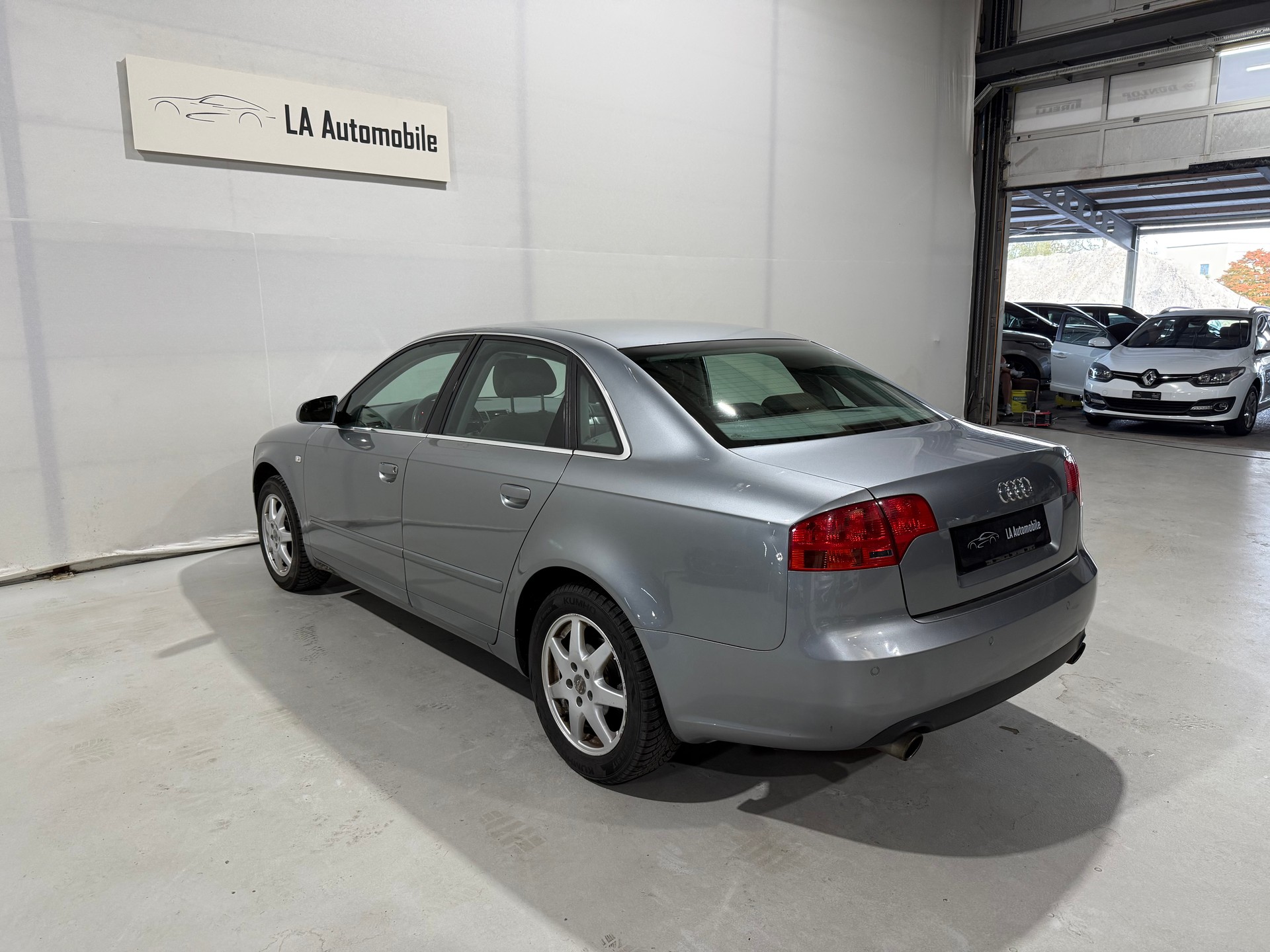 AUDI A4 Limousine 1.8 T-image-9