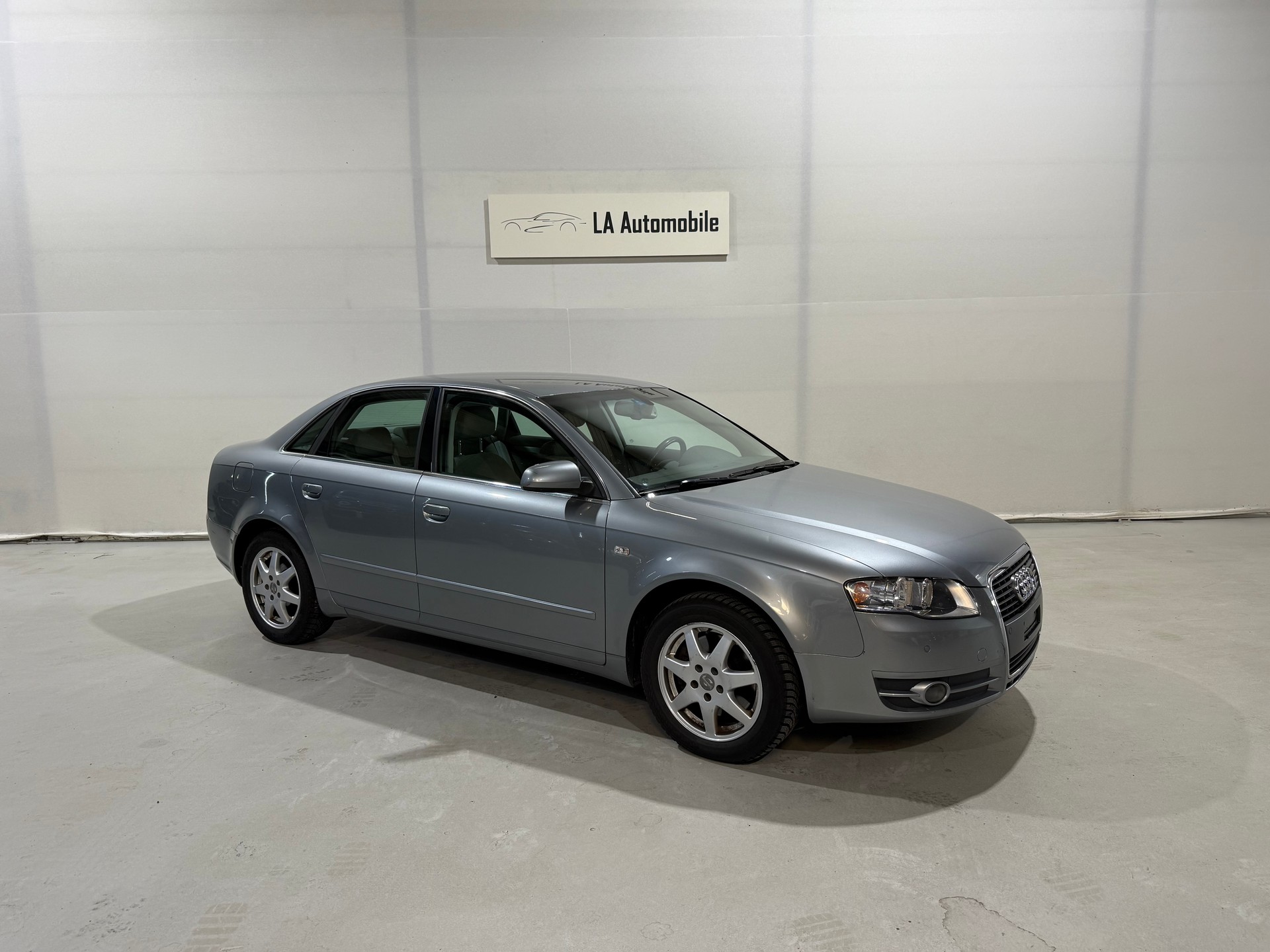 AUDI A4 Limousine 1.8 T-image-5