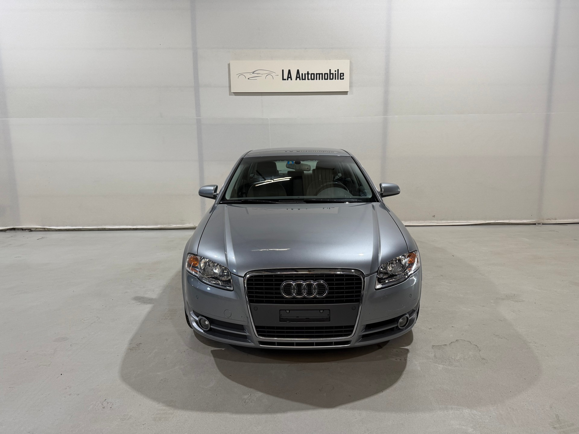 AUDI A4 Limousine 1.8 T-image-3