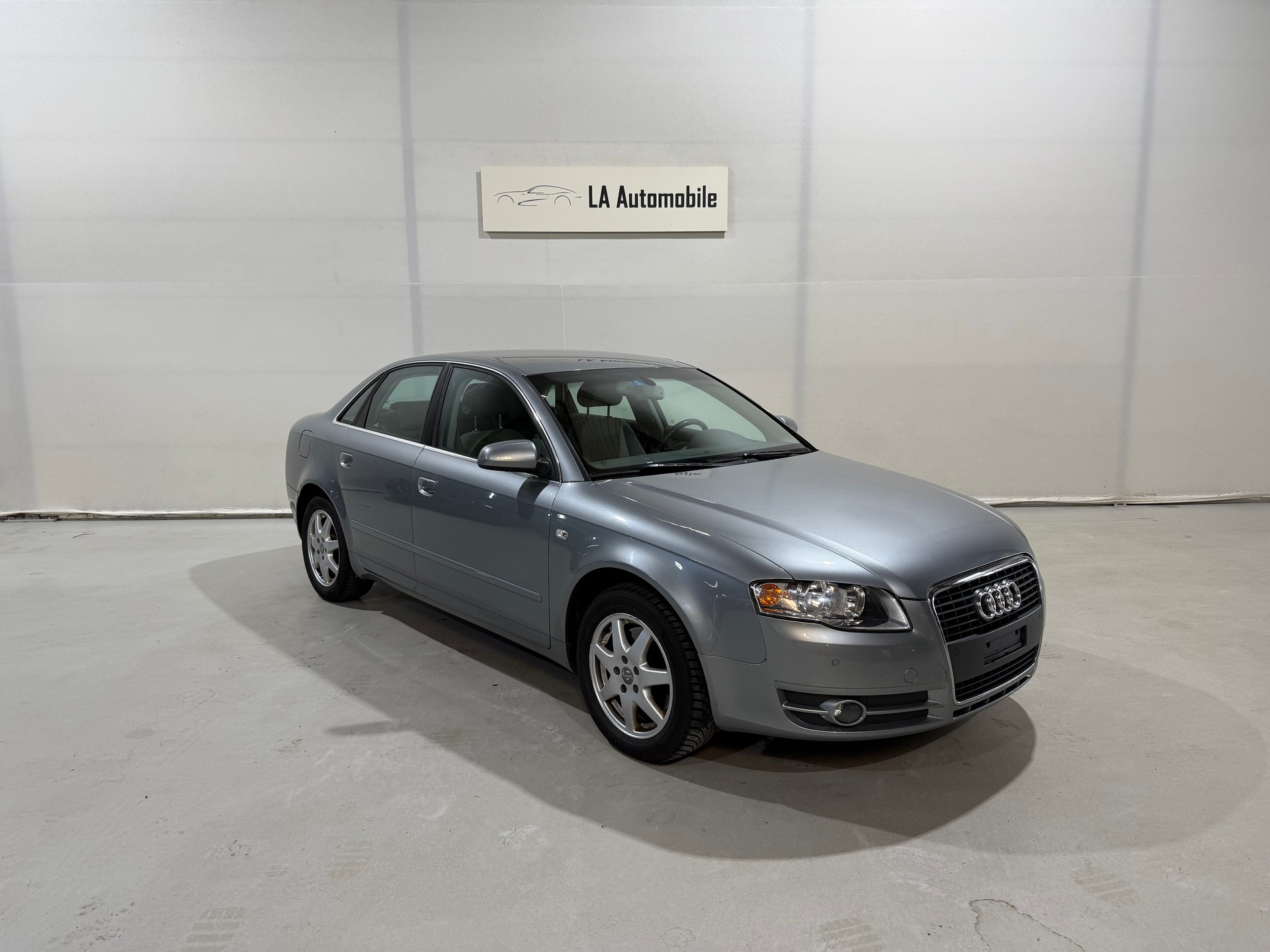 AUDI A4 Limousine 1.8 T-image-4