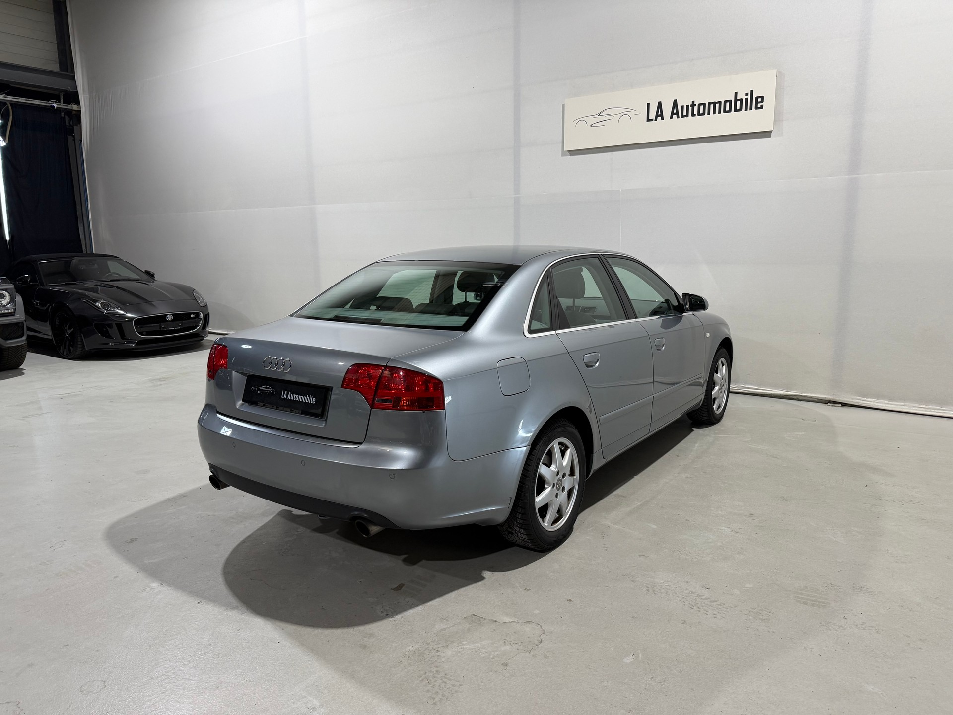 AUDI A4 Limousine 1.8 T-image-8