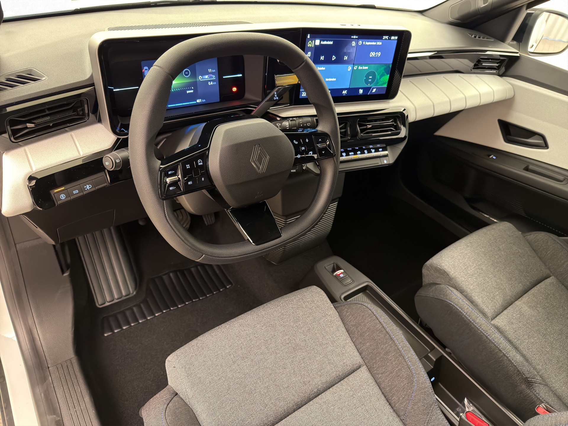 RENAULT R5 E-Tech Comfort Range evolution-image-13