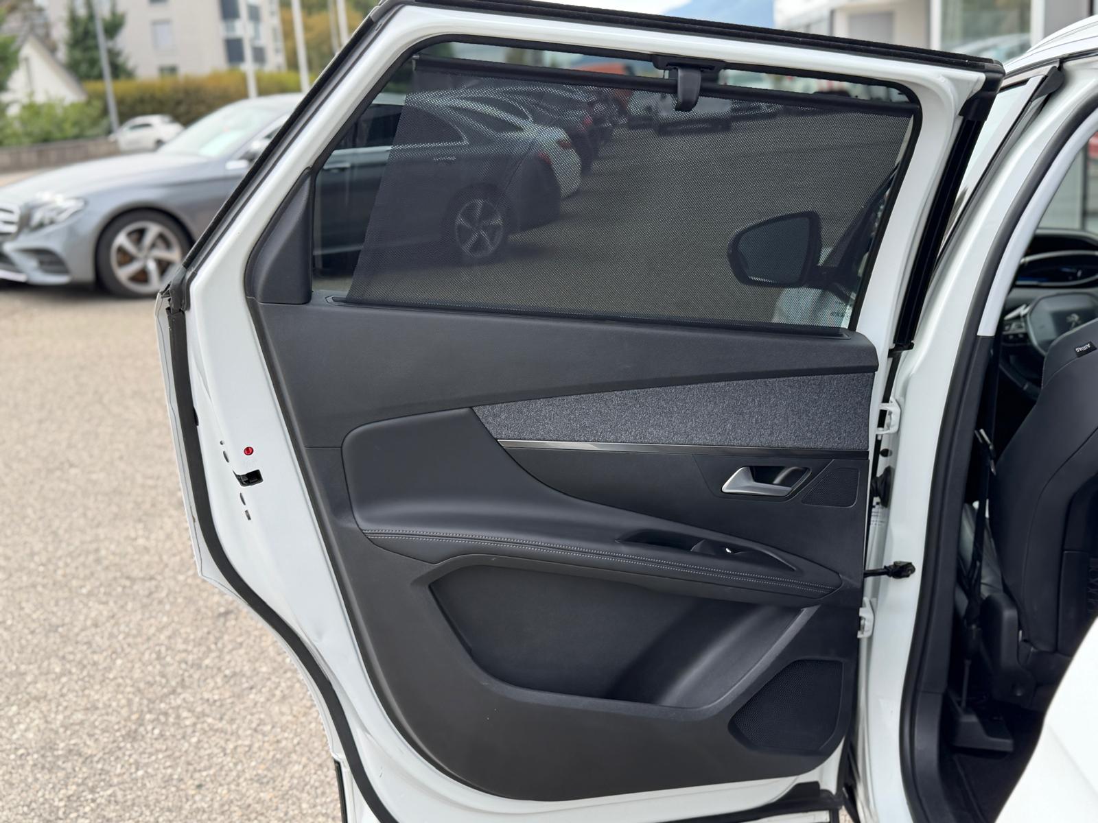 PEUGEOT 5008 1.6 BlueHDi 5008 1.6 BlueHDi Business EAT-image-10
