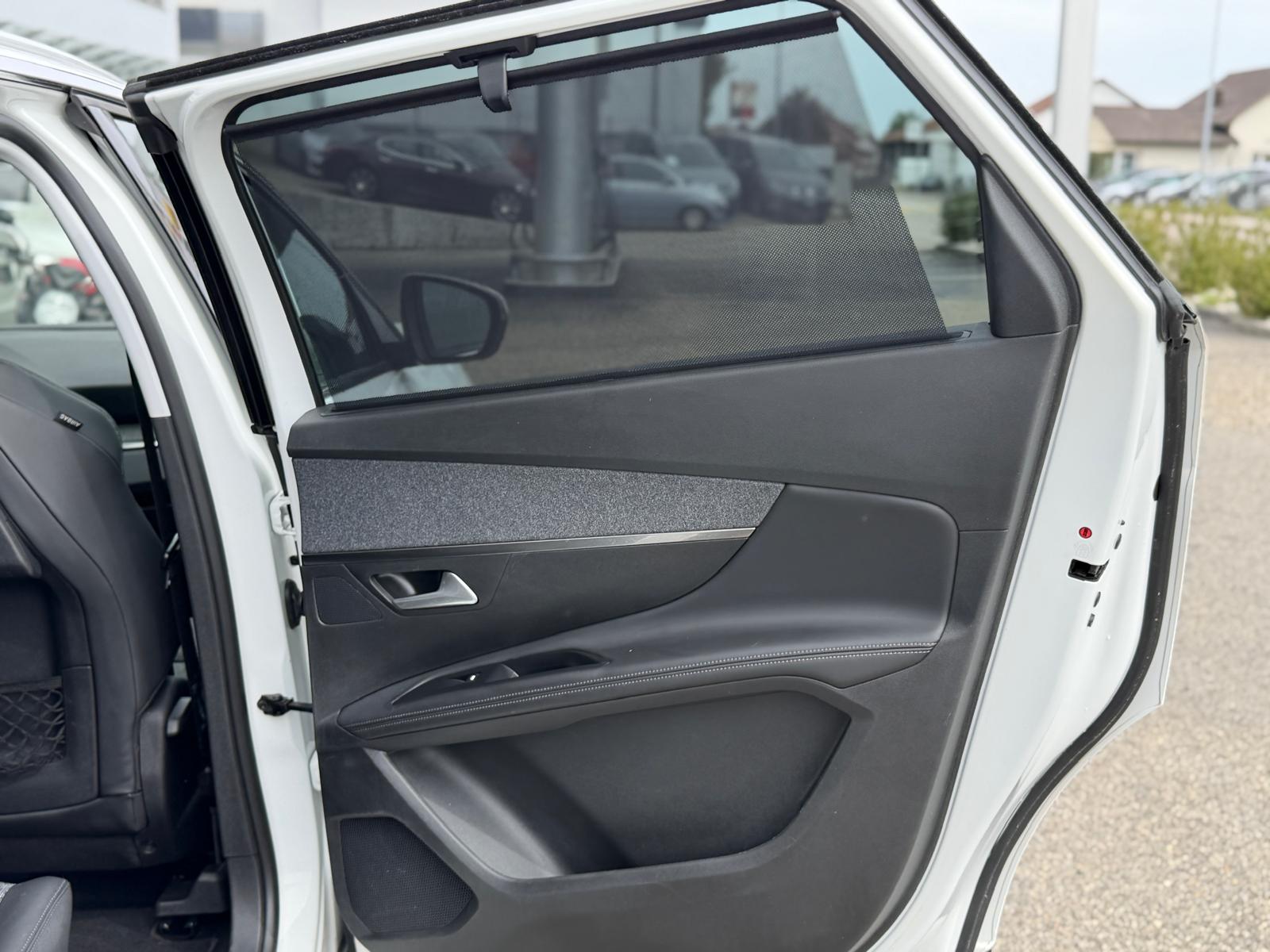PEUGEOT 5008 1.6 BlueHDi 5008 1.6 BlueHDi Business EAT-image-12