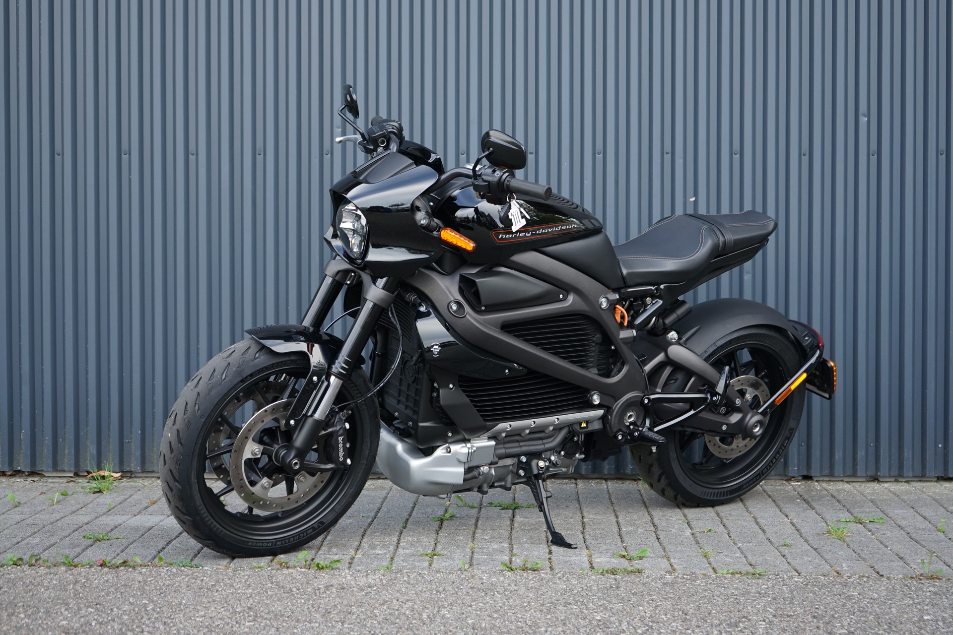 HARLEY-DAVIDSON Live Wire-showroom-element-1