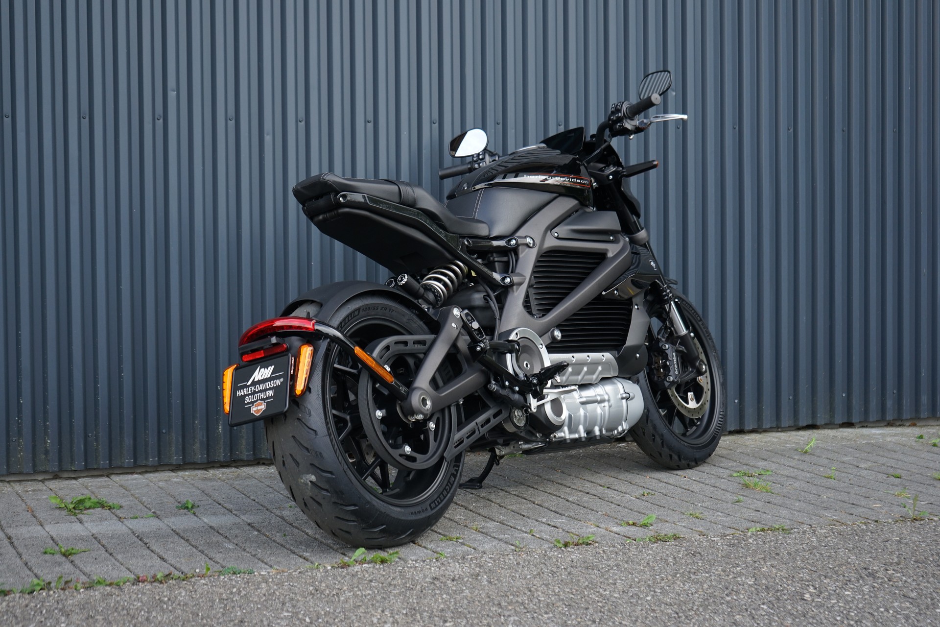HARLEY-DAVIDSON Live Wire-showroom-element-3