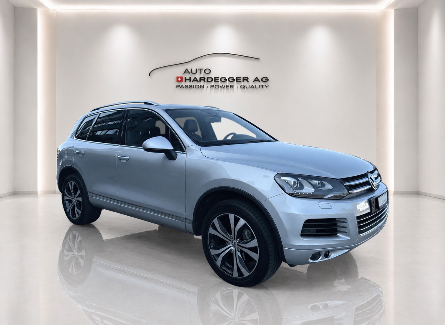 VW Touareg 3.0 TDI BlueMotion Tiptronic / AHK! inkl. Garantie, Service & MFK-image-0