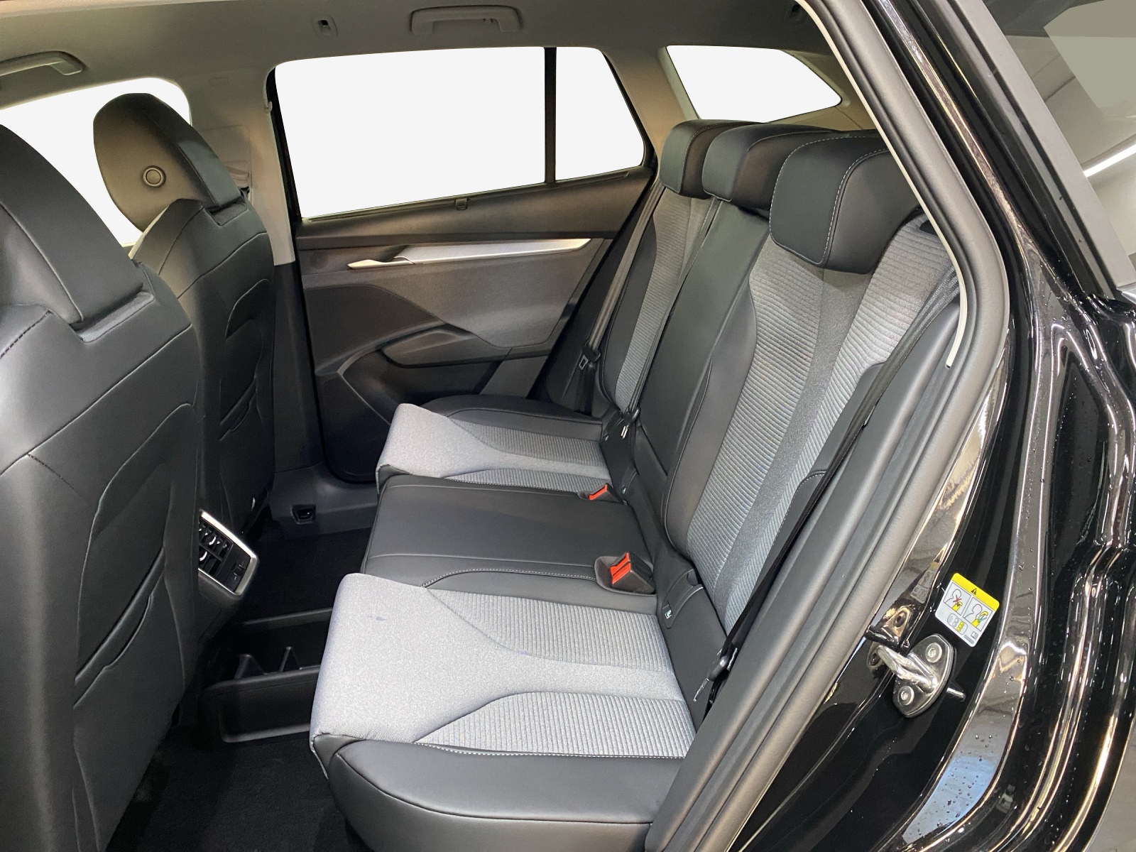 SKODA Enyaq 85x Dynamic 4x4-image-11