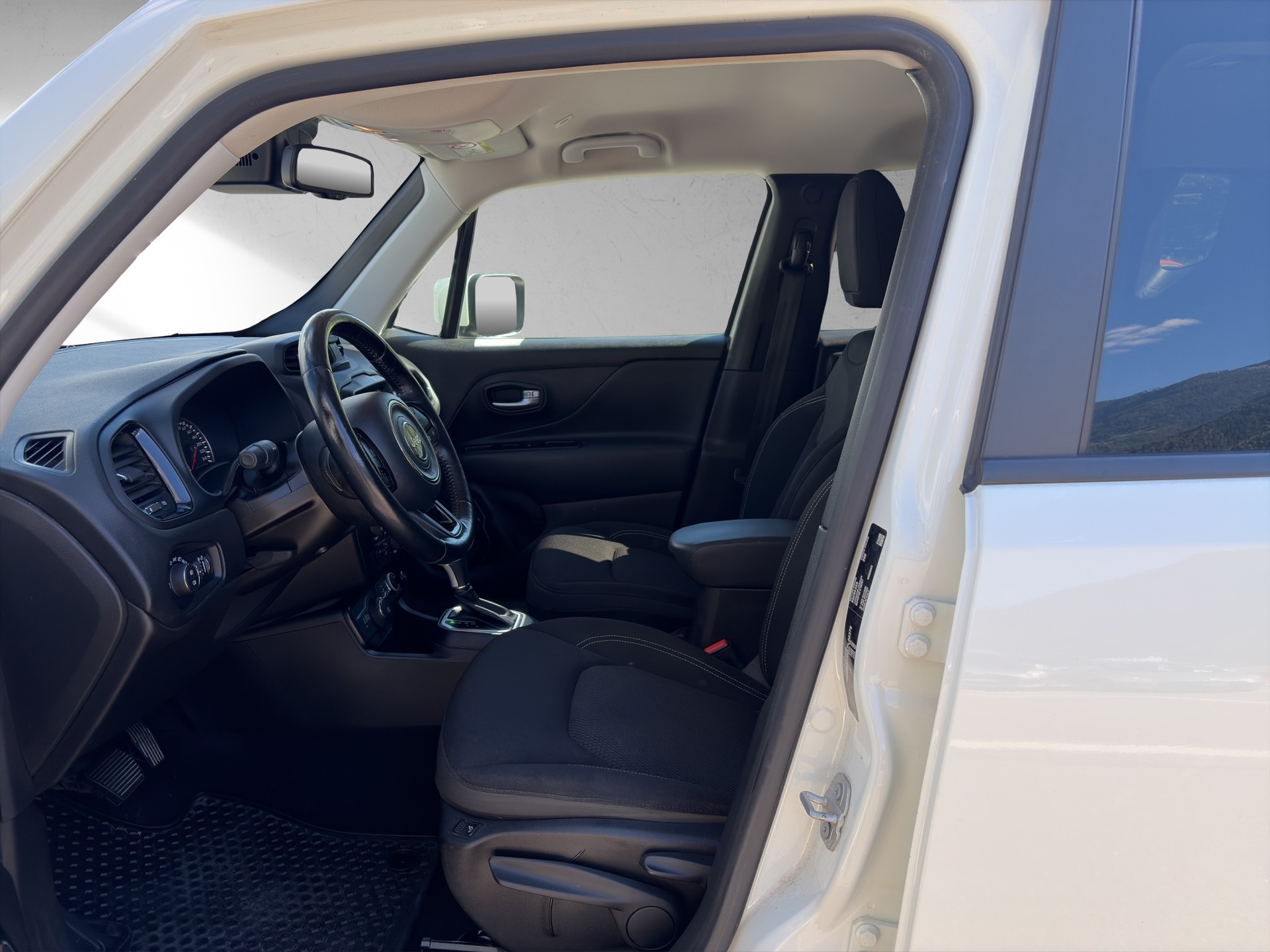 JEEP Renegade 1.3 Turbo Quicksilver AWD-image-10
