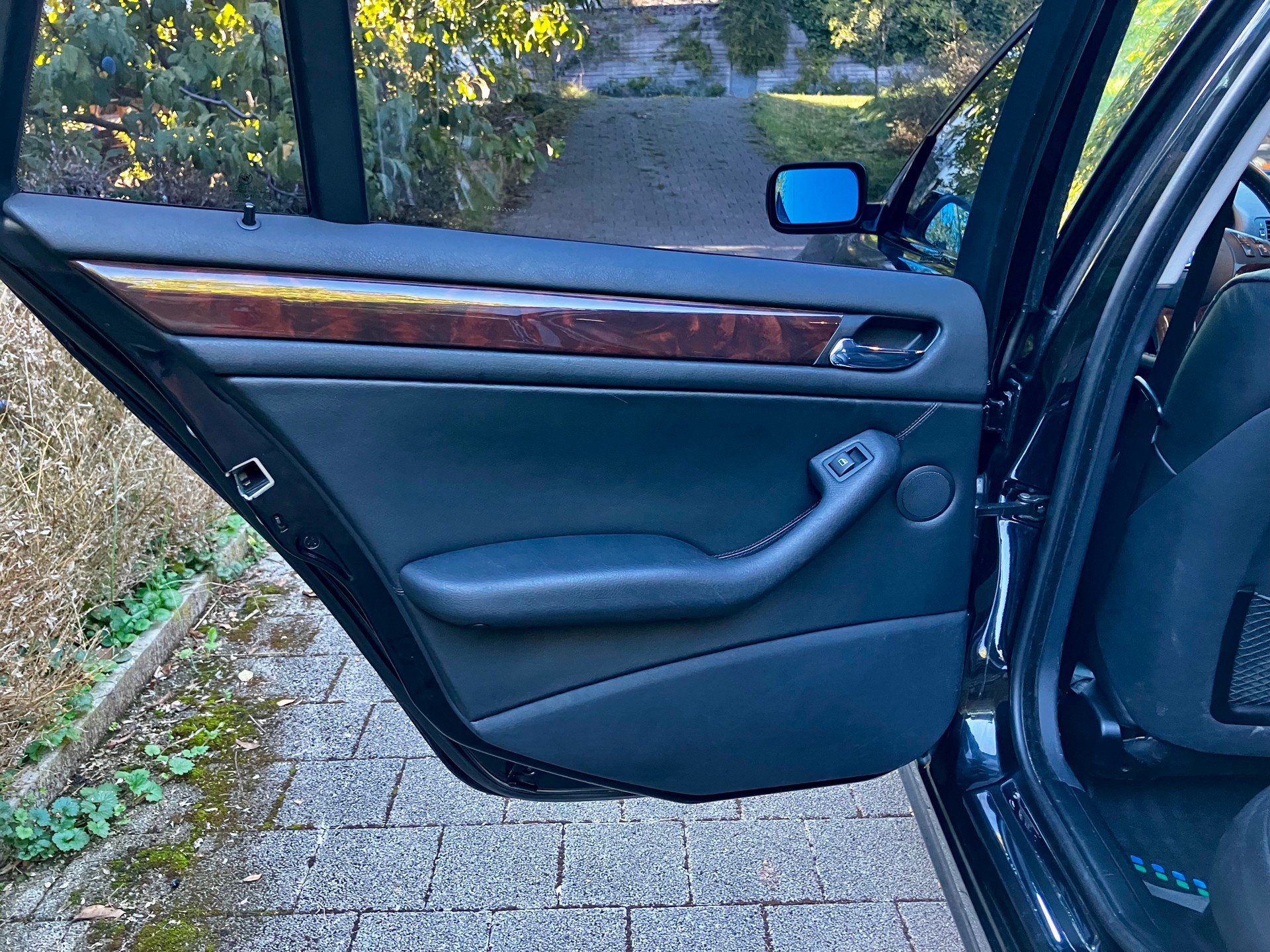 BMW-ALPINA B3 3.3 Allrad Touring-image-14