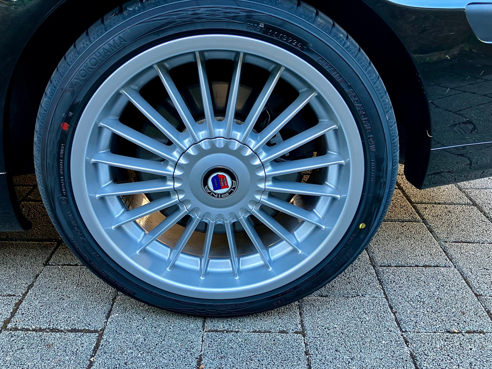 BMW-ALPINA B3 3.3 Allrad Touring-image-4