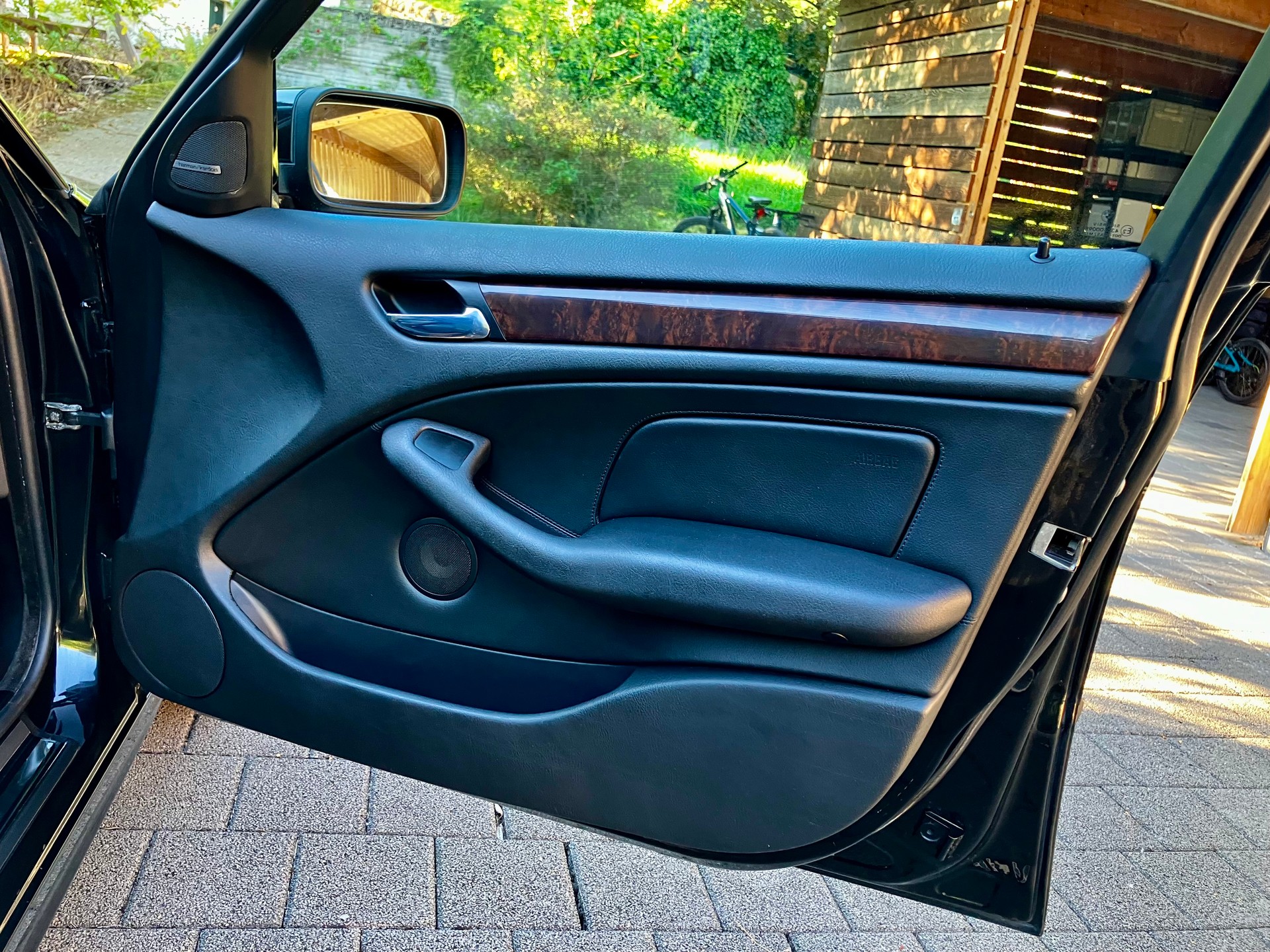 BMW-ALPINA B3 3.3 Allrad Touring-image-13
