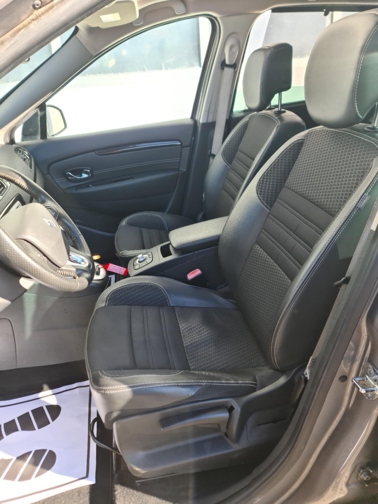 RENAULT Grand Scénic 1.5 dCi Energy EDC-image-14