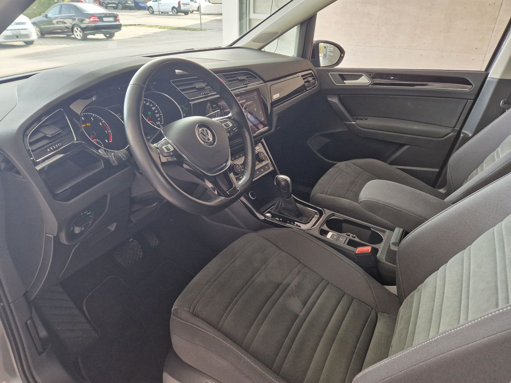 VW Touran 1.5 TSI EVO Highline DSG-image-7