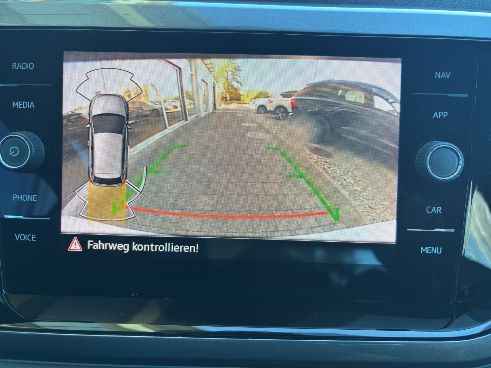 VW Polo 2.0 TSI GTI DSG mit Navi, Rückfahrkamera & Winterräder-image-23