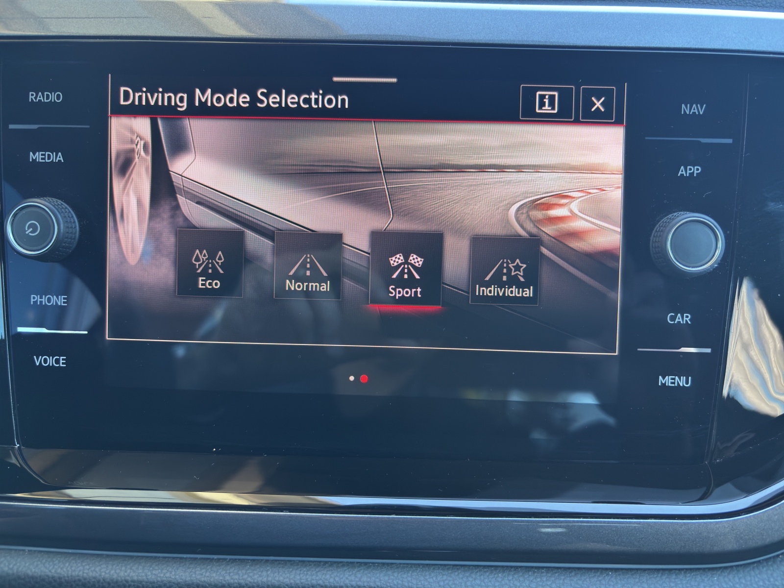 VW Polo 2.0 TSI GTI DSG mit Navi, Rückfahrkamera & Winterräder-image-22
