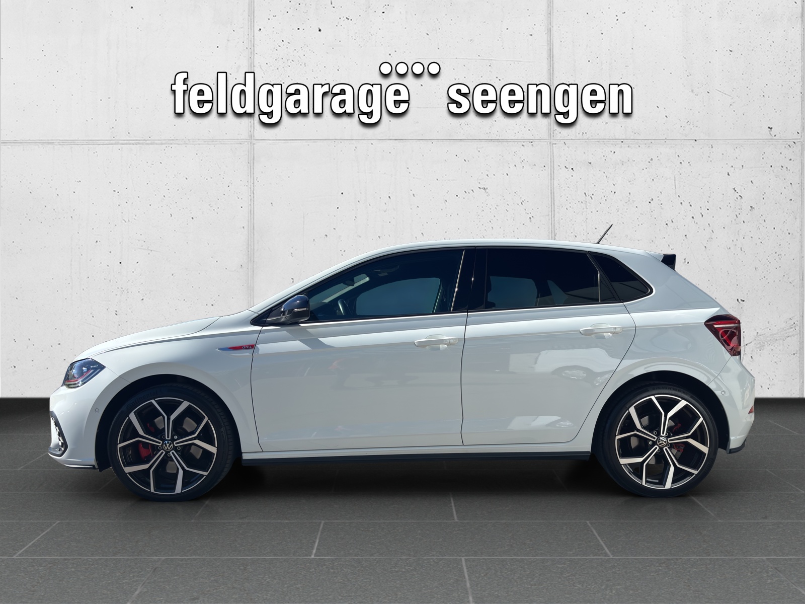 VW Polo 2.0 TSI GTI DSG mit Navi, Rückfahrkamera & Winterräder-showroom-element-1