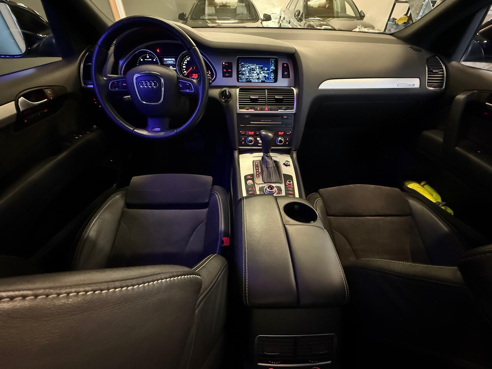 AUDI Q7 4.2 TDI quattro tiptronic-image-13