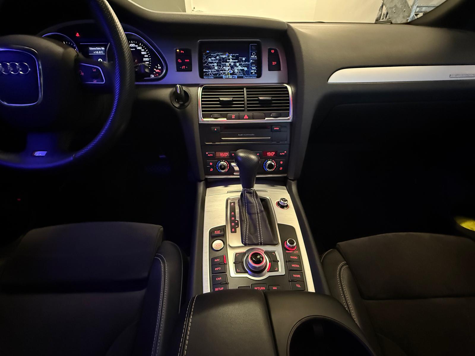 AUDI Q7 4.2 TDI quattro tiptronic-image-14