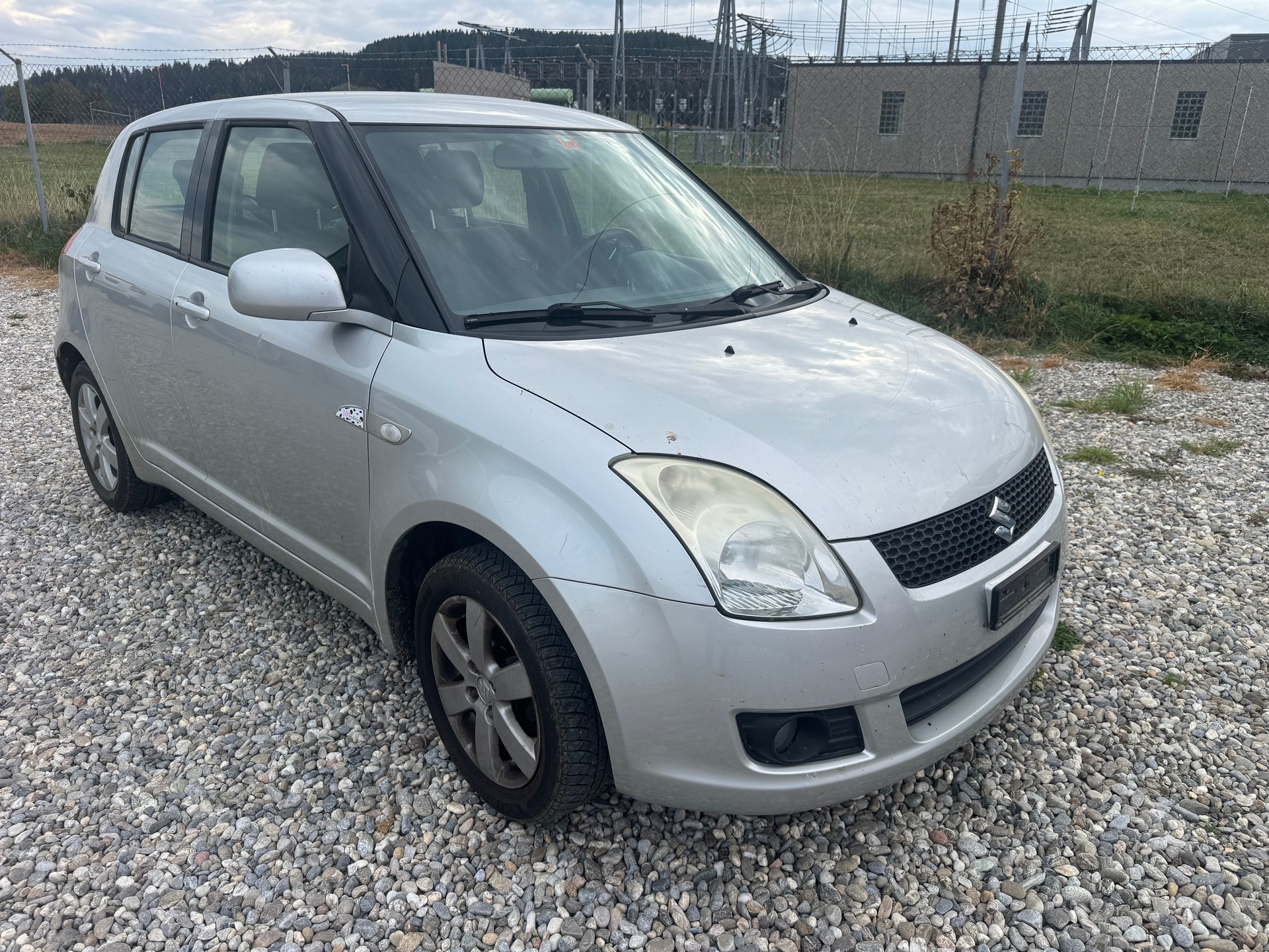SUZUKI Swift 1.3i 16V GL 4x4-image-1